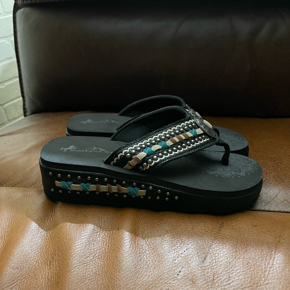 Montana West Southwest Flip Flop Thong Sandals NWOB size 9